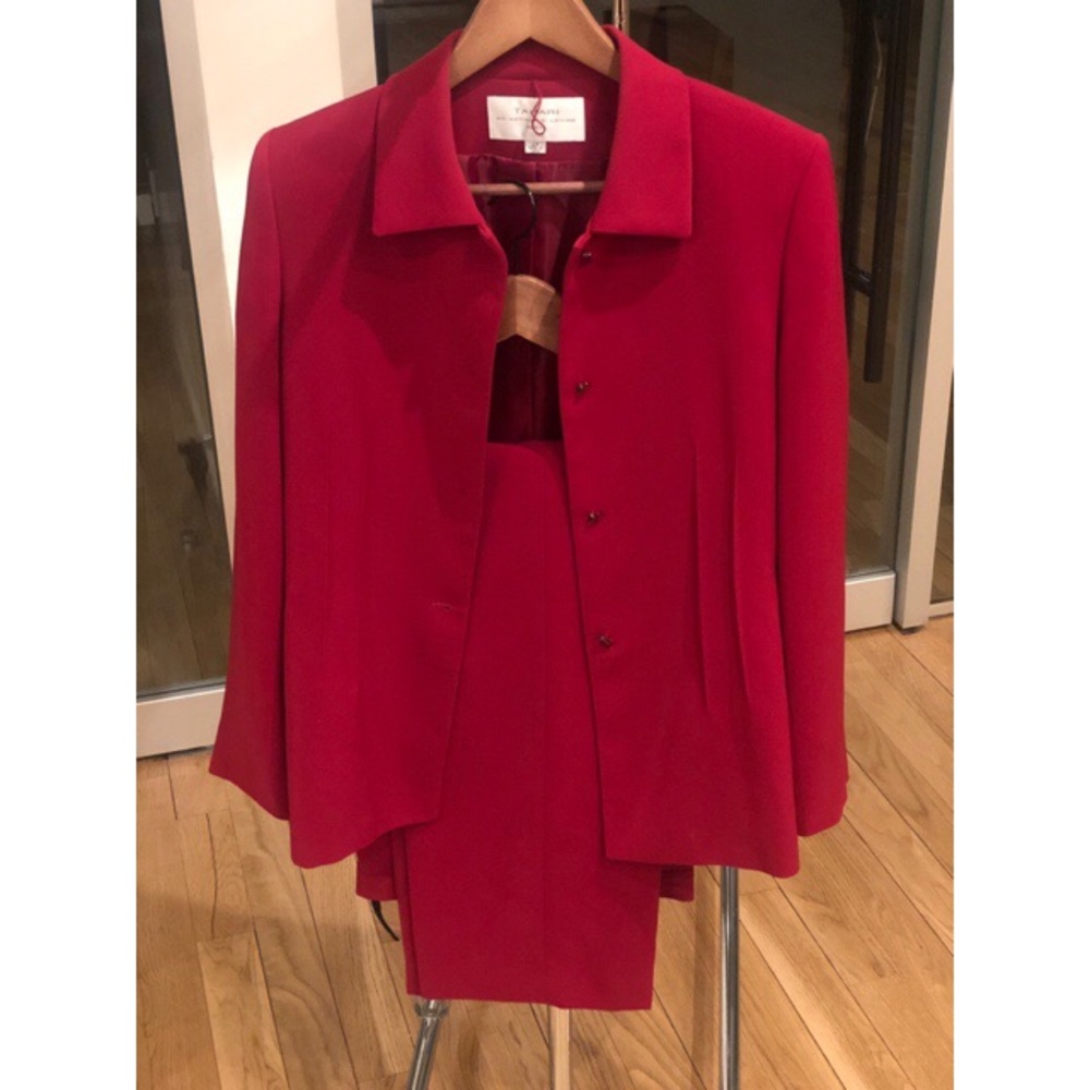TAHARI ARTHUR S LEVINE RED PANTS SUIT S 12 PETITE
